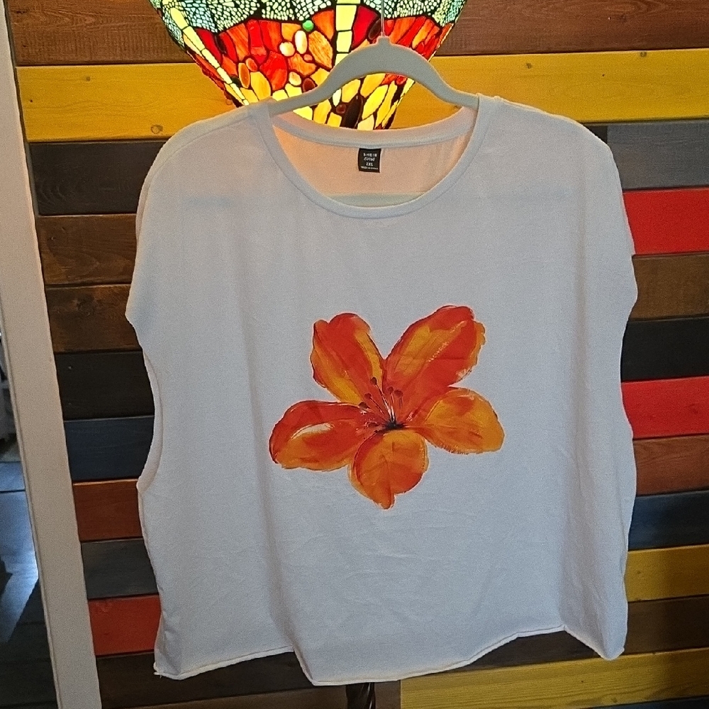SHEIN White Top with Orange Floral Design  🧡   SIZE 2XL